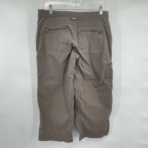 LL Bean Cropped Khaki Outdoor Pants  Zipper Pockets Lightweight Size 8‎ - Picture 3 of 8